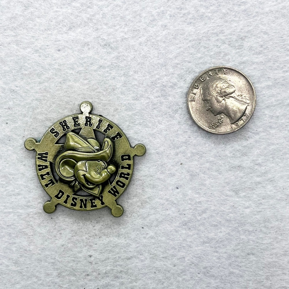 🔮 5/$25 Disney Mickey Mouse Sheriff Badge Walt Disney World - Picture 2 of 3